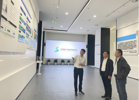 （信息稿）市委编办副主任丘志同志带队赴江苏省南京市、泰州市、四川省成都市调研370.png