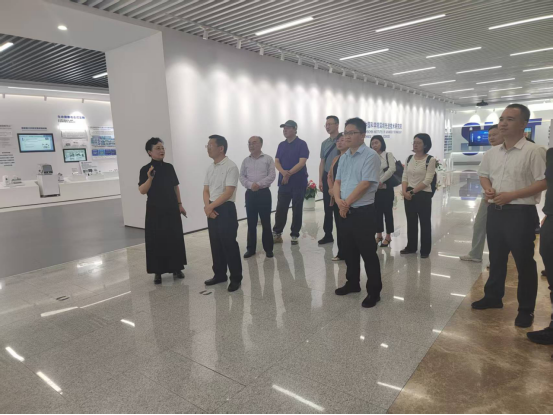 （信息稿）华金辉同志带队到中科院深圳先进院调研科技成果转化工作214.png