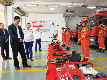 (信息稿)市委编办主任徐波同志带队赴深圳消防救援支队调研429.png